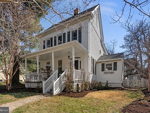 3rd image of 212 Dearborn Ave