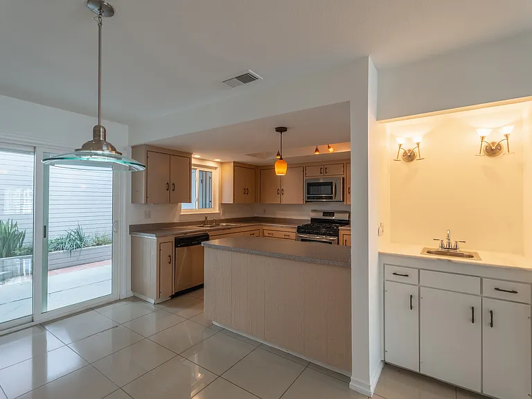 2518 S Sierra Madre — Photo 3