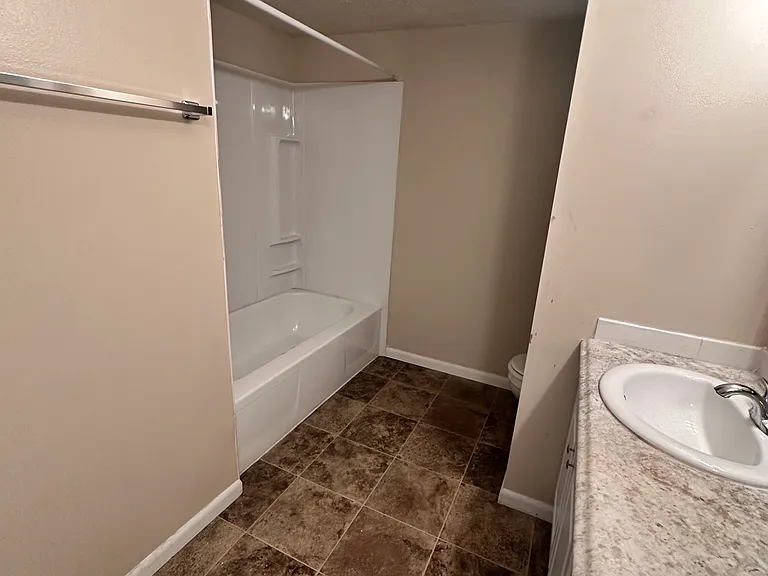 2319 SW Briarwood Plz #104C — Photo 3