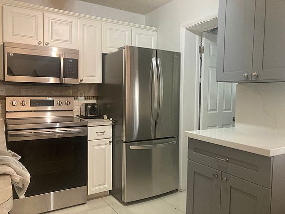 5th image of 1385 NE 32nd St #1S