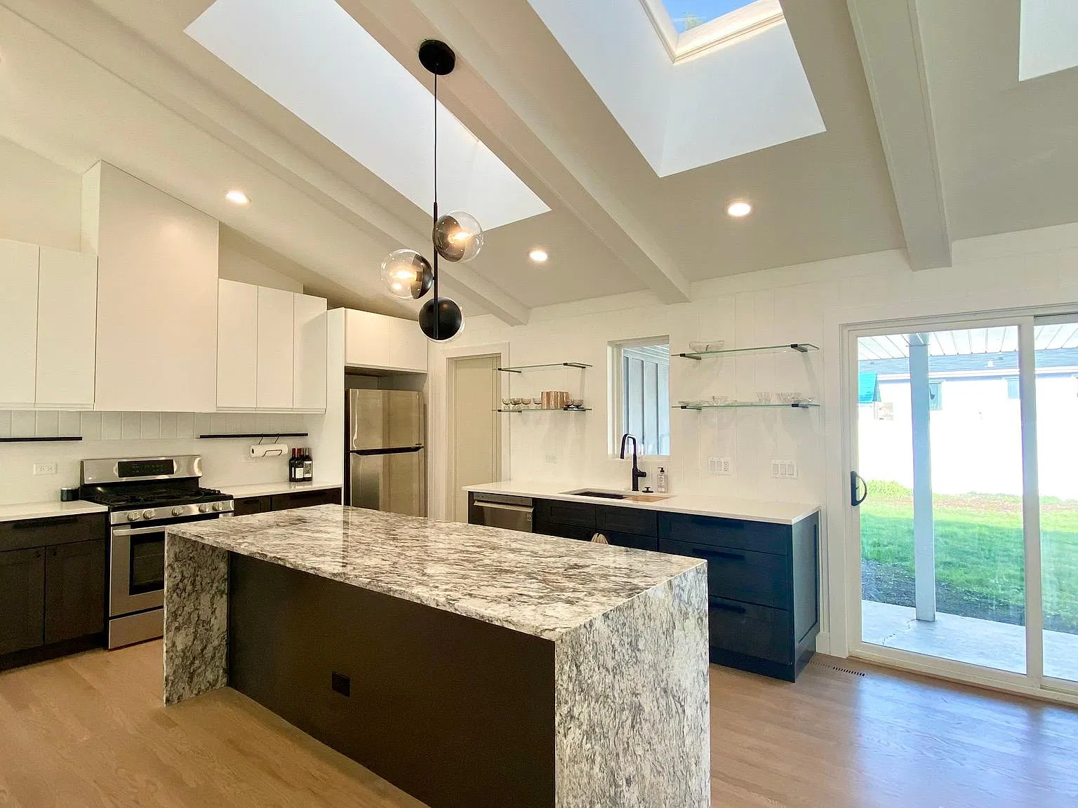 815 S Main St — Photo 1