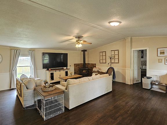 5th image of 215 Guedry St