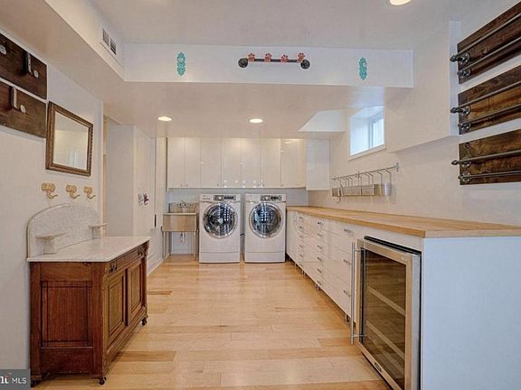 2nd image of 5977 Wilson Blvd