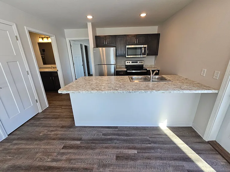 1100 W Marion St — Photo 24