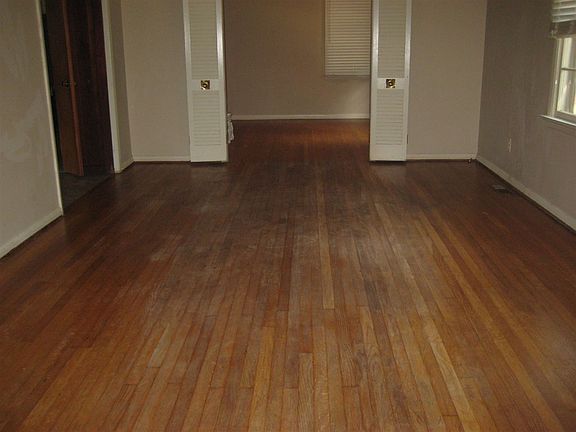 5th image of 277 Peachtree Cir