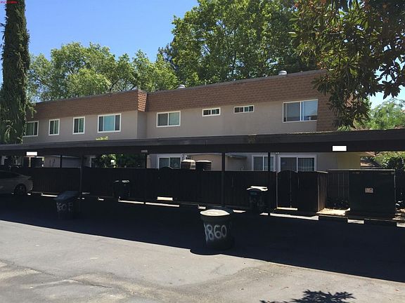 3rd image of 8860 La Riviera Dr Unit B
