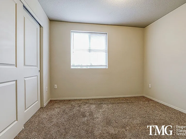 12140-12156 SE Bush St — Photo 17