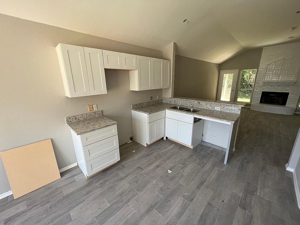 2nd image of 2812 Beaty Ct
