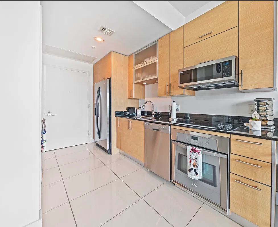 1 bed, 638 sqft, $3,200 — Photo 1