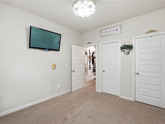 5th image of 12090 Centerra Dr