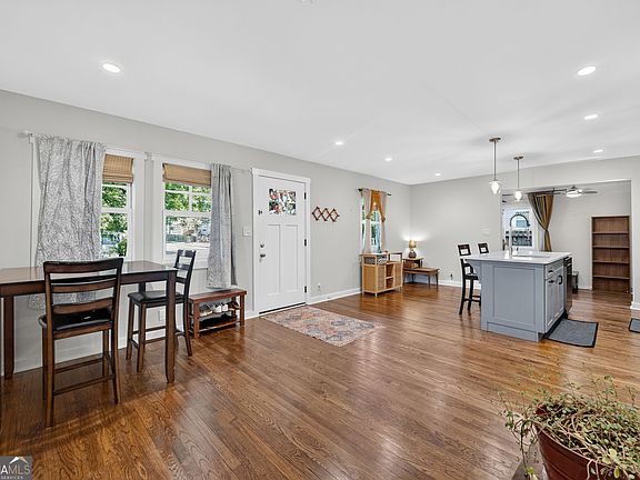 3rd image of 1889 Cannon St