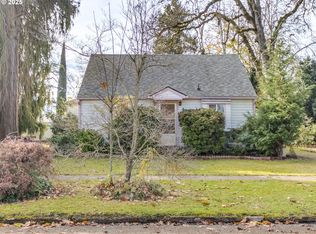 458 W Hayes St, Woodburn, OR 97071