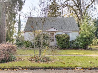 458 W Hayes St, Woodburn, OR, 97071