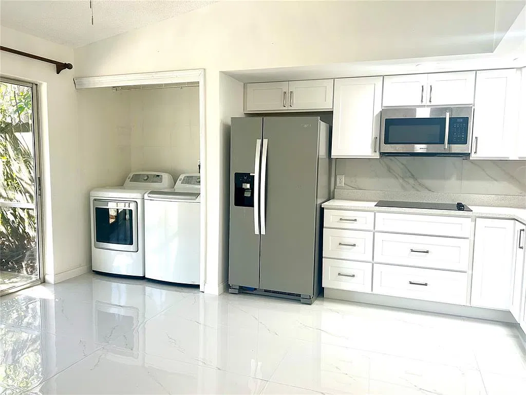 3 bed, 2.0 bath, 1080 sqft, $2,250 — Photo 4