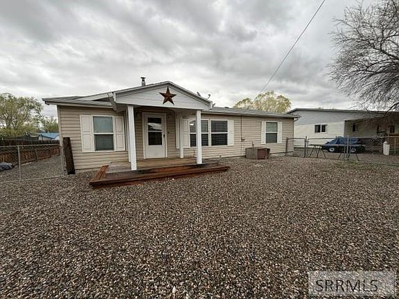 2nd image of 805 E Lemhi Ave