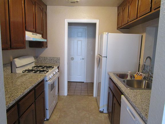 4th image of 225 Pennsylvania Ave APT C7