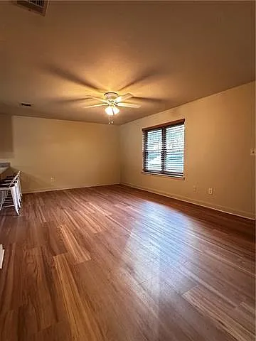 2 bed, 1.0 bath, 1005 sqft, $1,500 — Photo 3