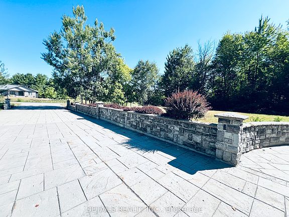 4th image of 461 John Aselford Driveway