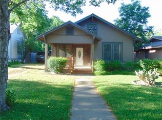 723 W 8th St, Taylor, TX 76574