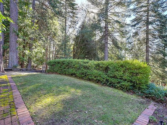 4th image of 575 Frost Hill Rd