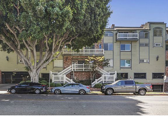 2nd image of 2677 Centinela Ave Unit 403
