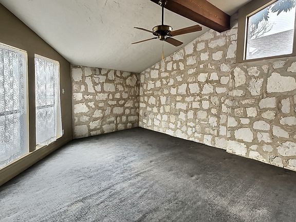 4th image of 348 Englewood Dr