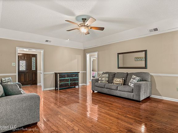 5th image of 6770 Hickory Crest Dr E