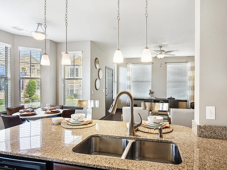 Wellington Grande Apartment Homes — Photo 6