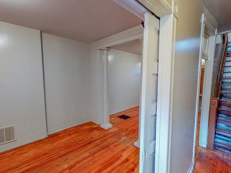 1625 Darley Ave — Photo 2