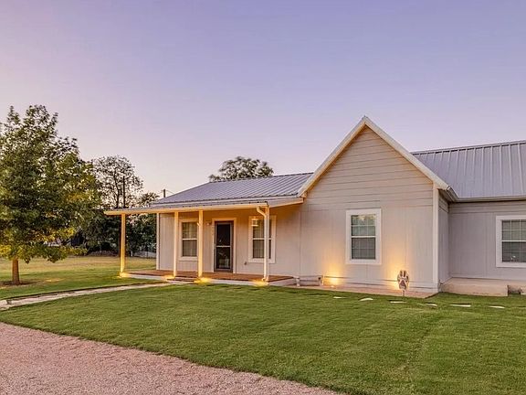 5th image of 1002 S 6th