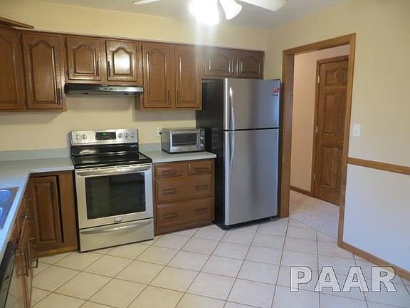 3rd image of 2900 W Larchmont Ln
