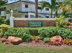 6 Garden St, Tequesta, FL