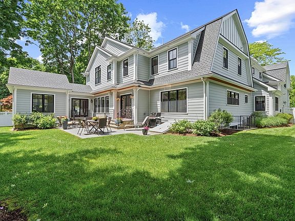 4th image of 6 Juniper Pl