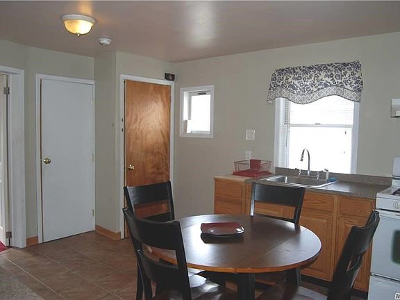 3rd image of 126 S 11th St Floor 2