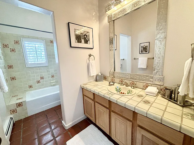 701 E Alameda St — Photo 29