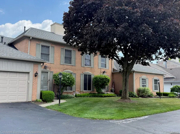 33374 Jefferson Ave, Saint Clair Shores, MI 48082