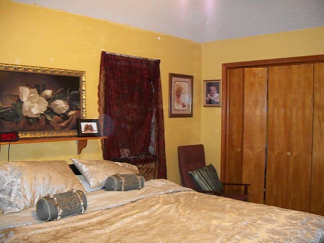1st image of 111 W Nolana