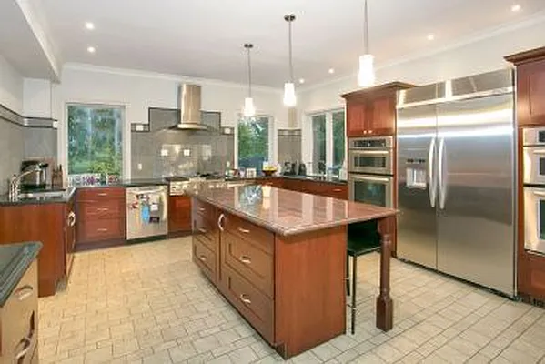 Sold by Trebach Realty | media 6