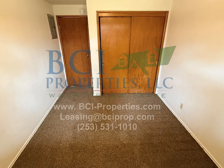 10817 Kendrick St SW — Photo 3