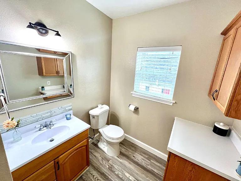 712 W Fourth Plain Blvd — Photo 16