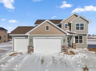 20318 Gadget Cir, Lakeville, MN 55044
