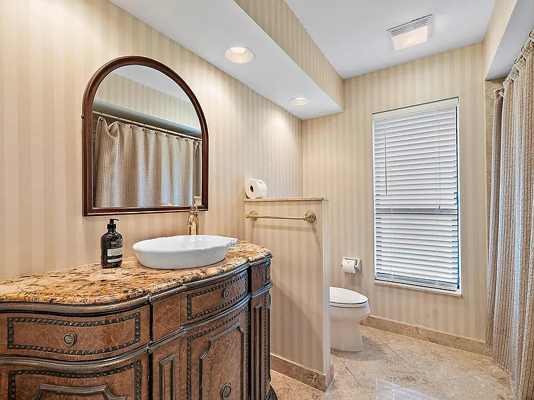 16 Thurston Dr — Photo 23