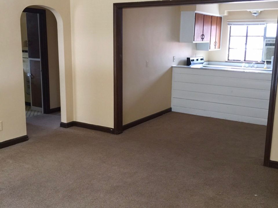 2nd image of 1112 Charleston Ave #4