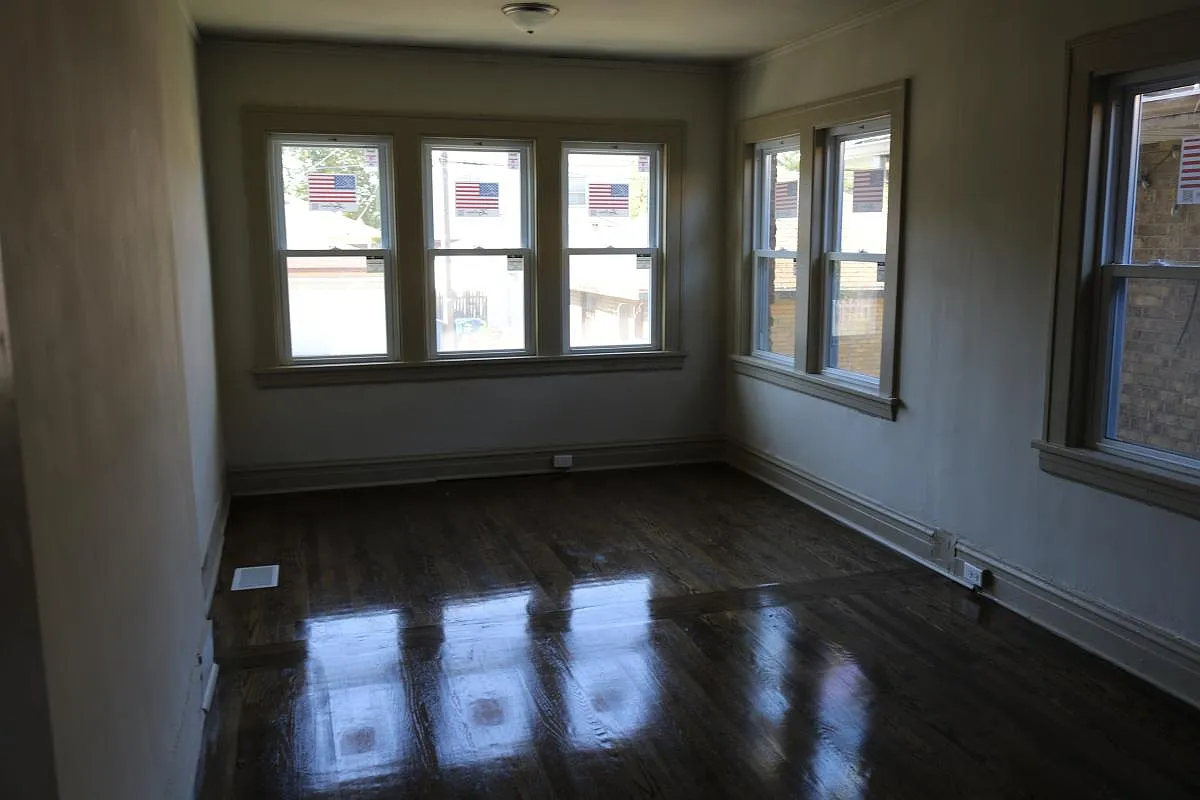 3 bed, 1006 sqft, $1,450 — Photo 3