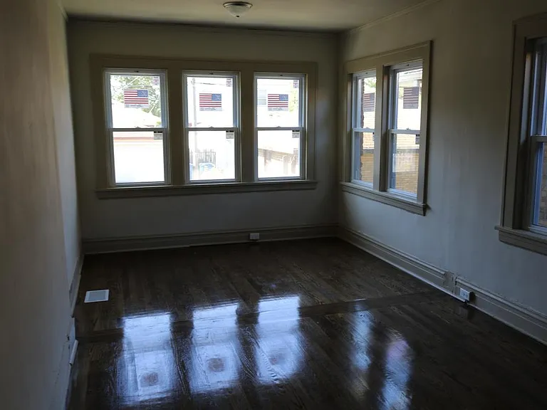 806 Garfield St — Photo 3
