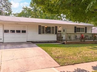 1305 Dogwood Ln, Bloomington, IL 61704