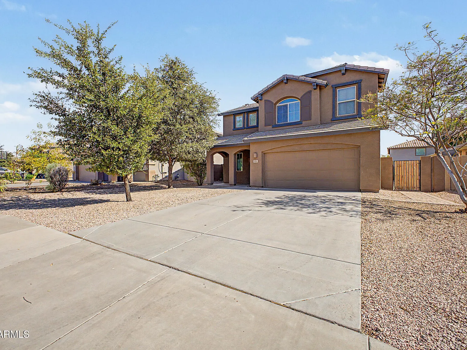 5 bed, 3.0 bath, 2566 sqft, $2,975 — Photo 3