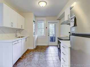 2387 Queen St E FLOOR 3, Toronto, ON M4E 1H5