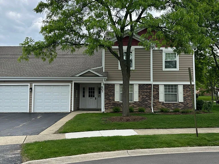 607 Eastview Ct #Z2 — Photo 2