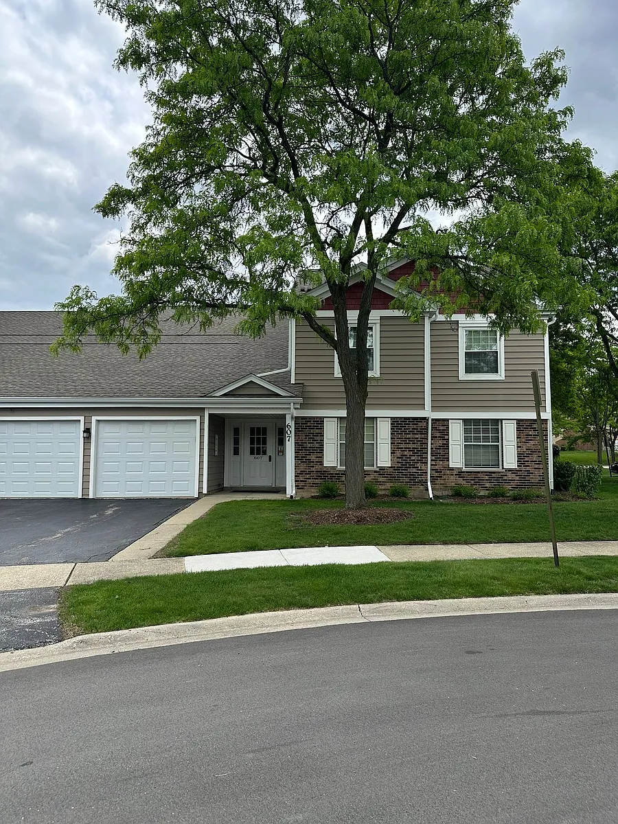 Building Photo - 607 Eastview Ct #Z2